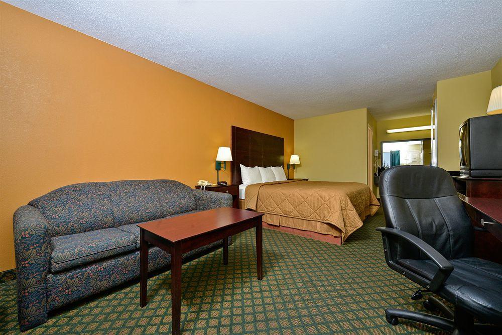 ซูเปอร์ 8 บาย วินด์แฮม ยูนิเวอร์แซล ซิตี้ Hotel ยูนิเวอร์ซอลซิตี้ ภายนอก รูปภาพ