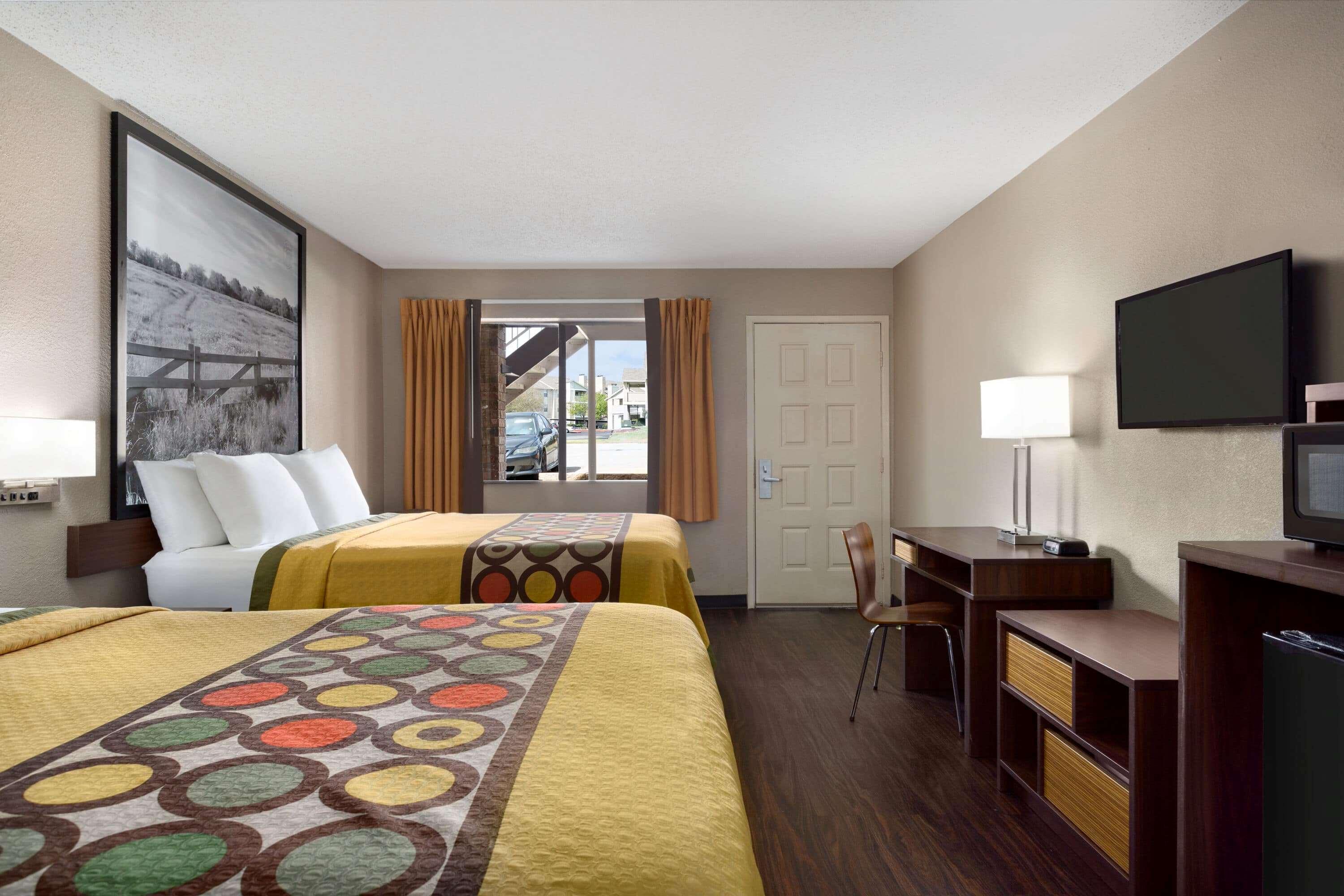 ซูเปอร์ 8 บาย วินด์แฮม ยูนิเวอร์แซล ซิตี้ Hotel ยูนิเวอร์ซอลซิตี้ ภายนอก รูปภาพ