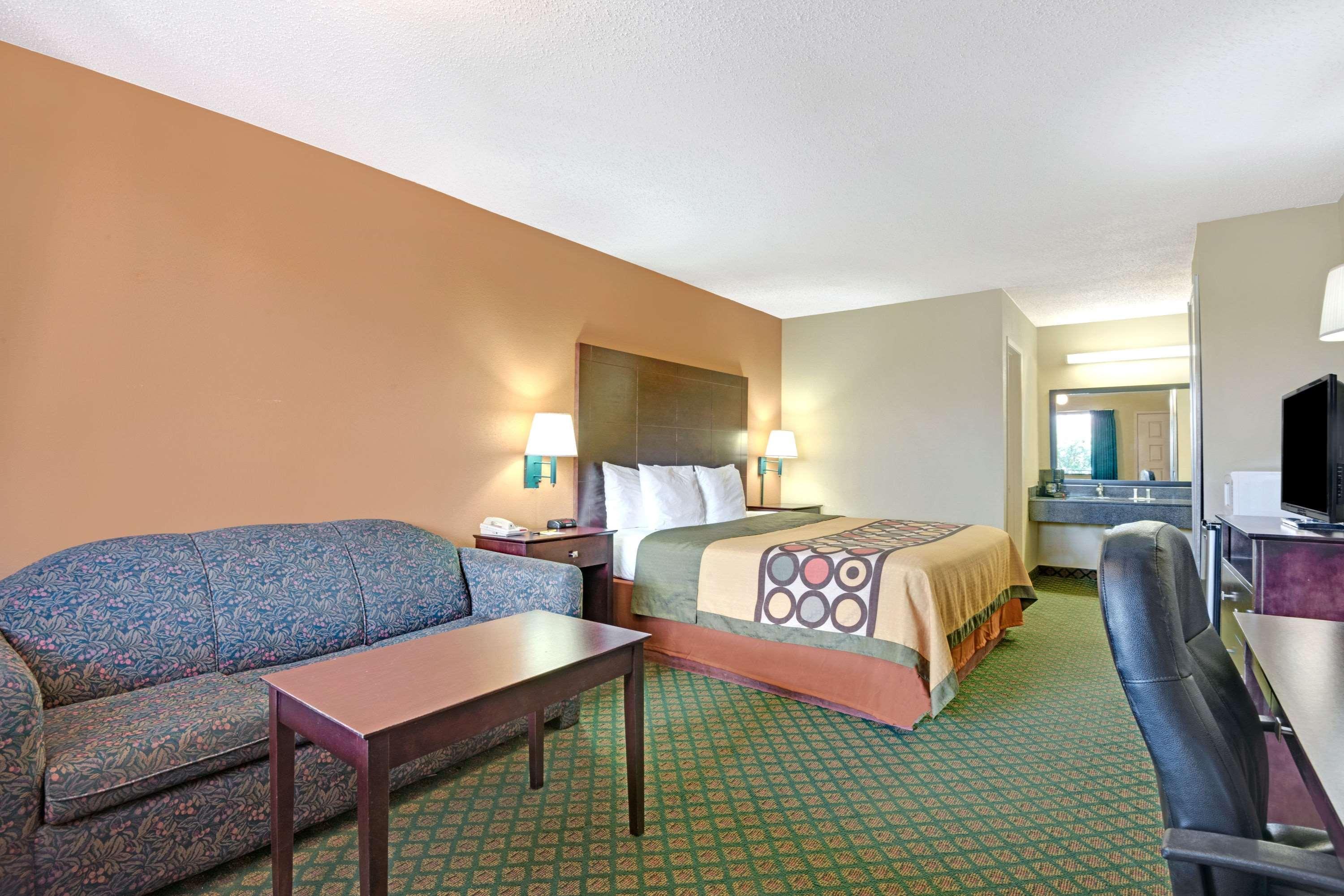 ซูเปอร์ 8 บาย วินด์แฮม ยูนิเวอร์แซล ซิตี้ Hotel ยูนิเวอร์ซอลซิตี้ ภายนอก รูปภาพ