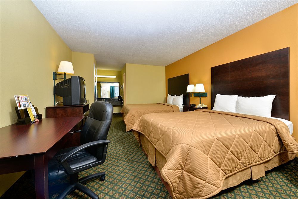 ซูเปอร์ 8 บาย วินด์แฮม ยูนิเวอร์แซล ซิตี้ Hotel ยูนิเวอร์ซอลซิตี้ ภายนอก รูปภาพ