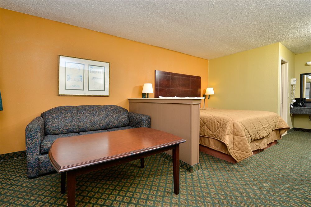 ซูเปอร์ 8 บาย วินด์แฮม ยูนิเวอร์แซล ซิตี้ Hotel ยูนิเวอร์ซอลซิตี้ ภายนอก รูปภาพ